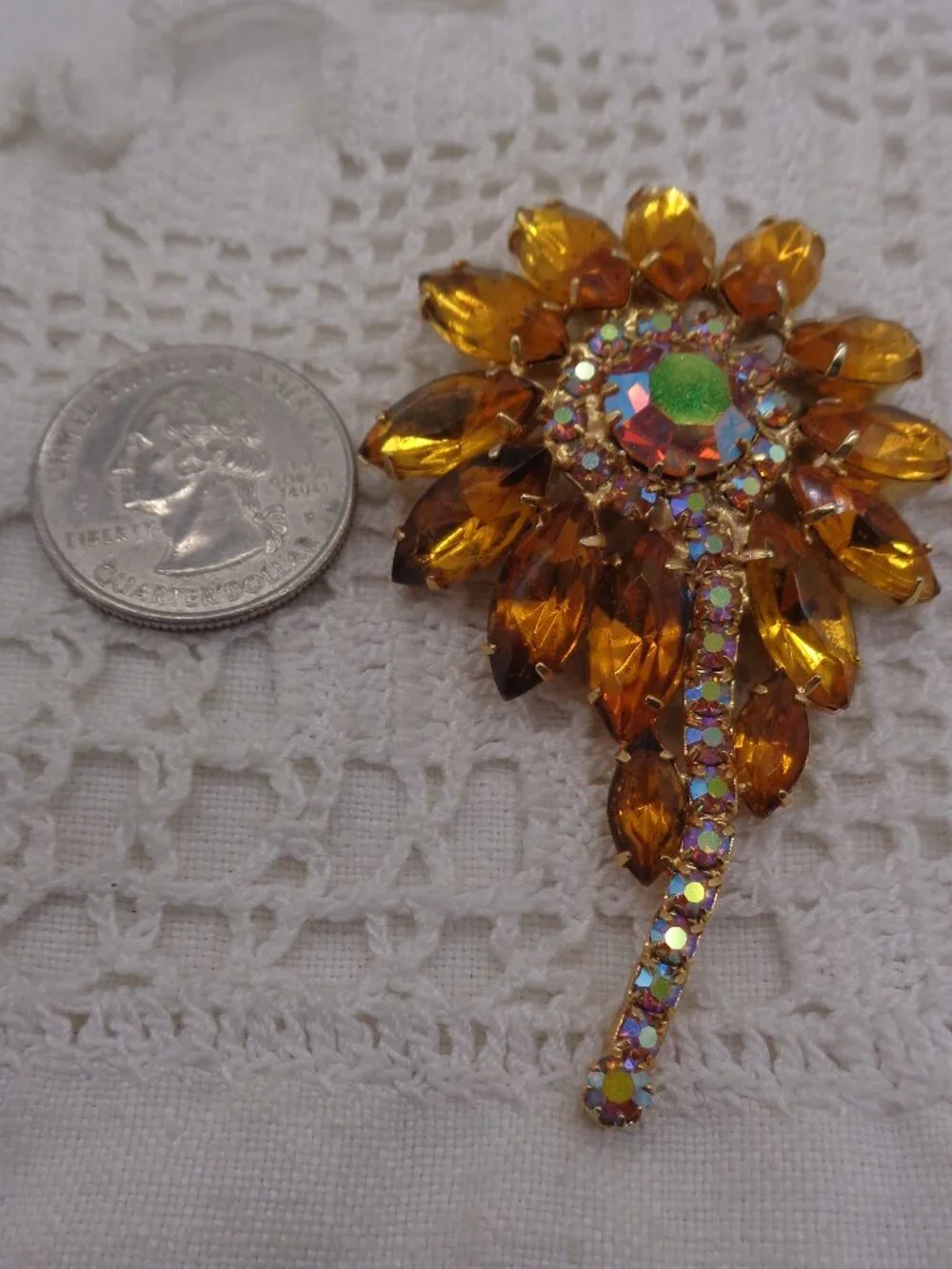 Vintage Golden RHINESTONE FLOWER BROOCH & Clip EARRINGS Set
